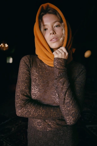 Футболка из кружева с воротником-стойкой- Заказать в России