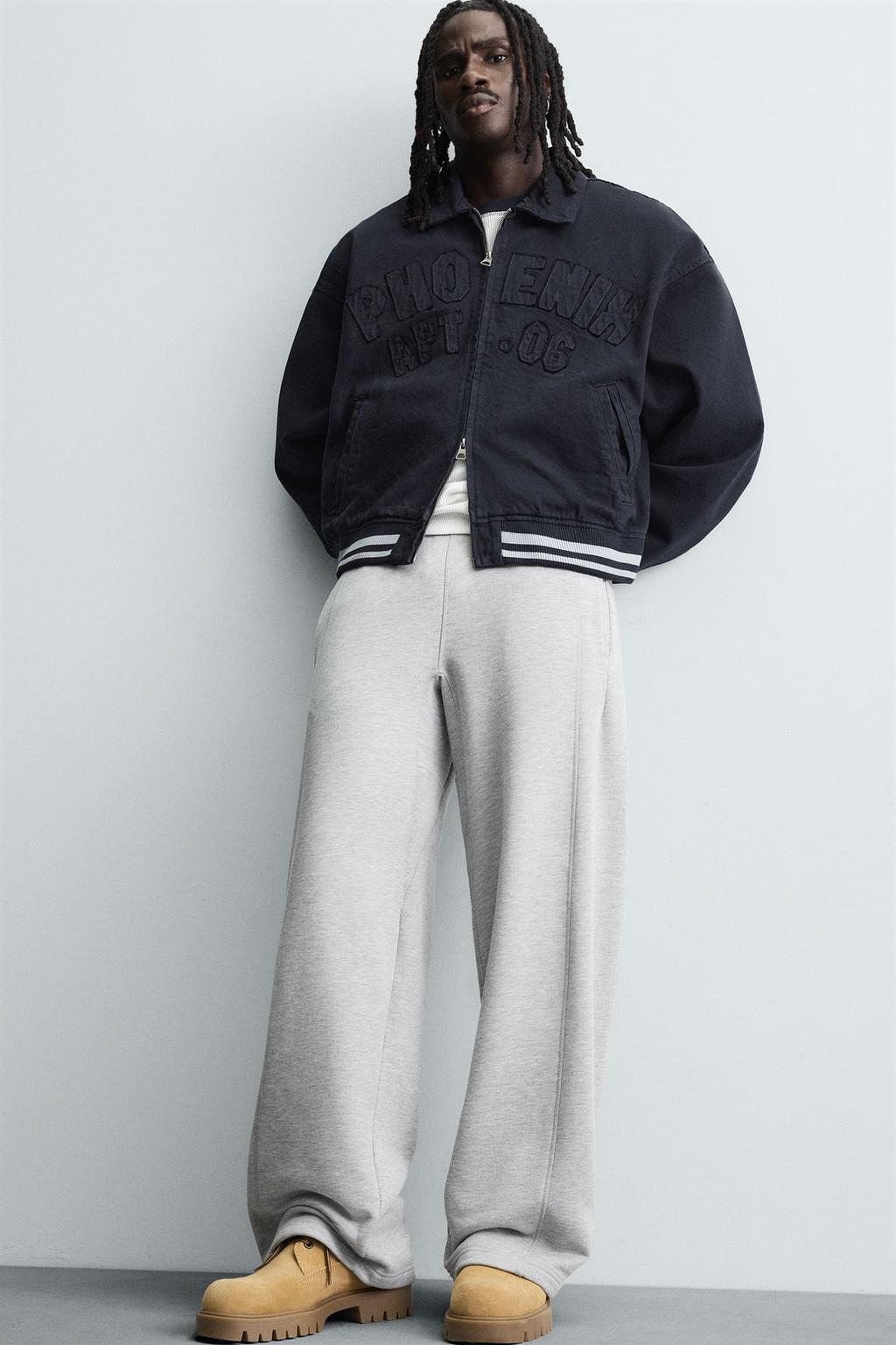 Бомбер с нашивками