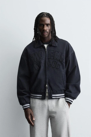 Бомбер с нашивками- Заказать в России