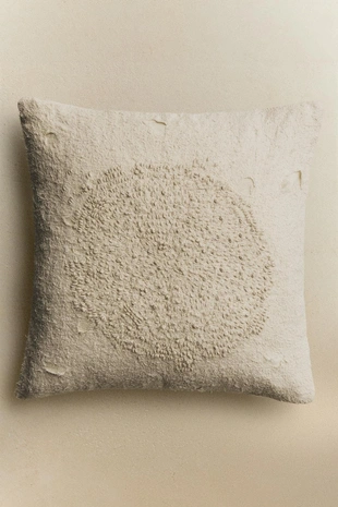 Подушка с вышивкой- Заказать в России