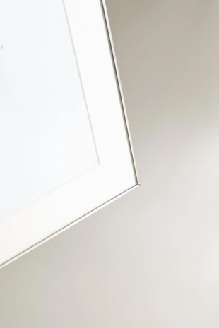 Фоторамка с тонкой серебристой рамкой- Заказать в России