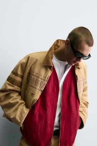 Укороченная куртка с вышитой нашивкой NFL WASHINGTON COMMANDERS- Заказать в России