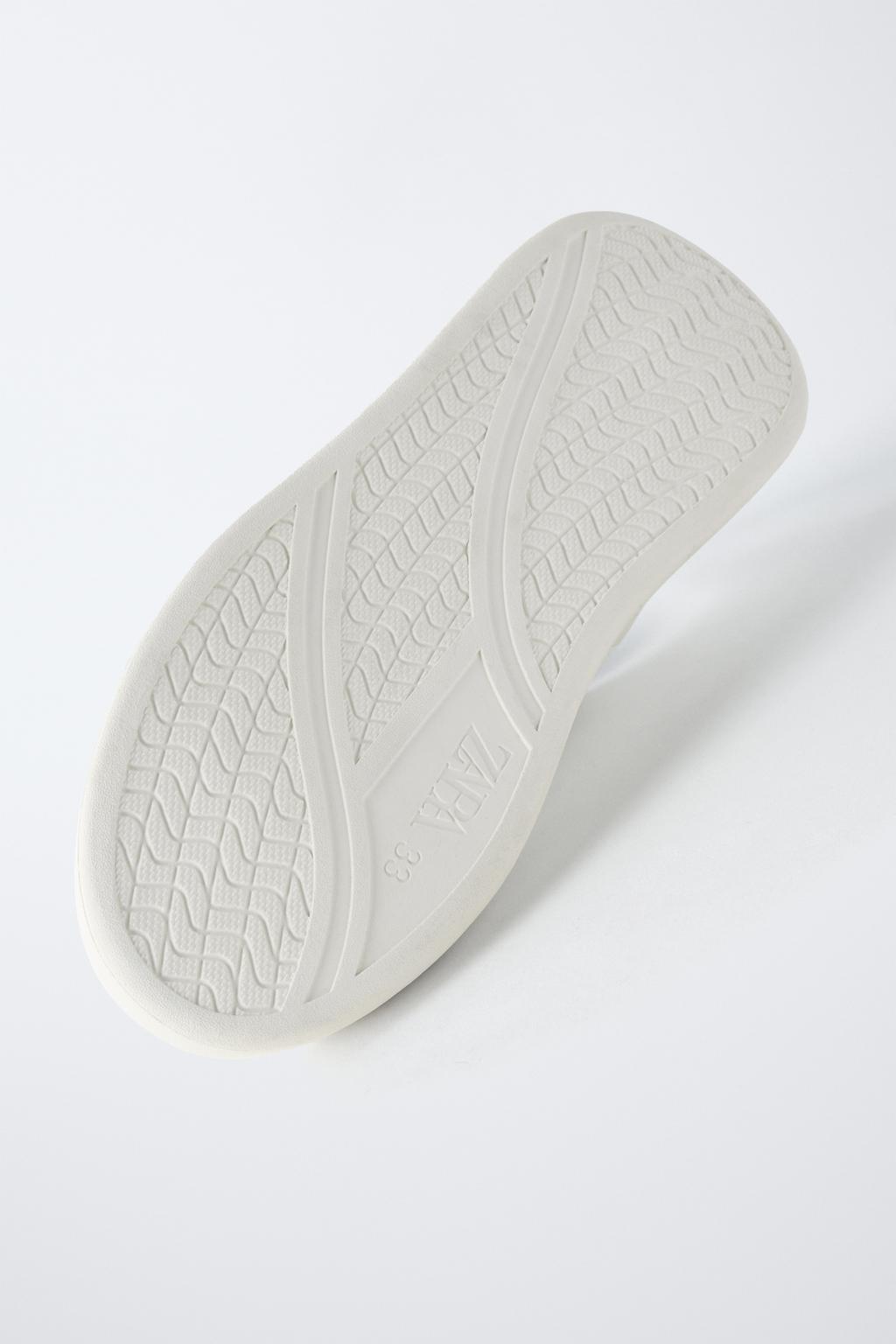 КЕДЫ НА УТОЛЩЕННОЙ ПОДОШВЕ