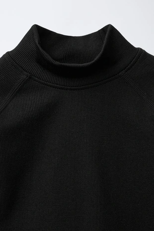 Футболка в рубчик с рельефной надписью- Заказать в России