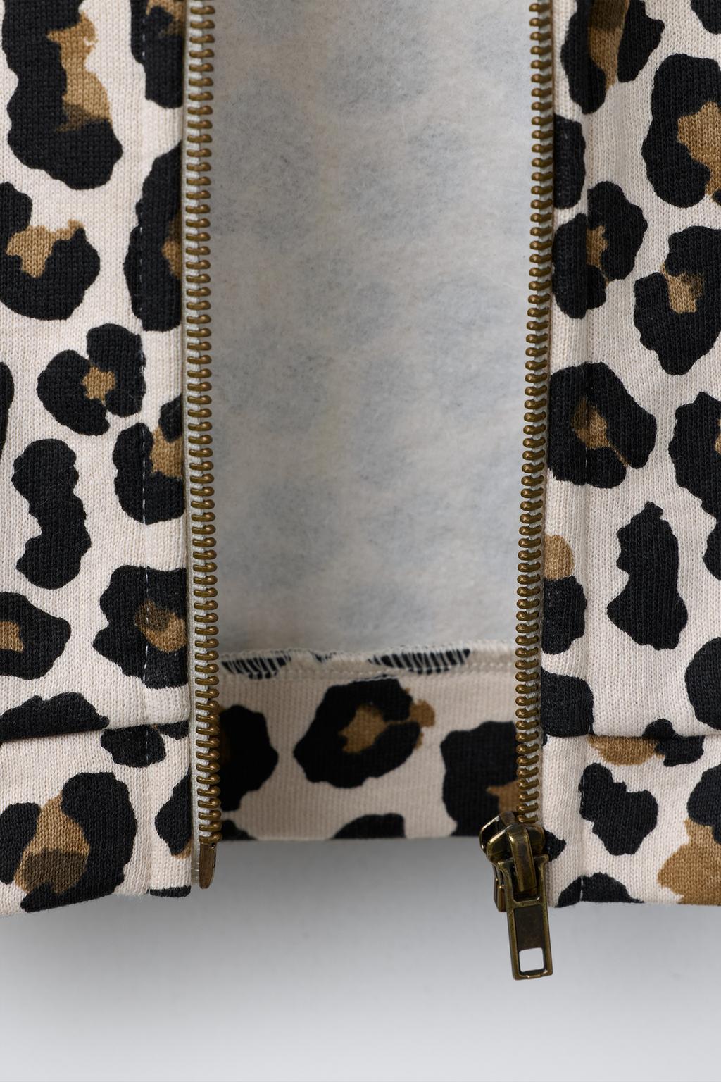 ХУДИ С КАПЮШОНОМ И АНИМАЛИСТИЧЕСКИМ ПРИНТОМ