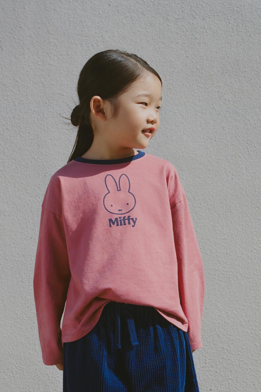 ФУТБОЛКА С ПРИНТОМ MIFFY™ MERCIS BV © И КОНТРАСТНЫМИ ВСТАВКАМИ