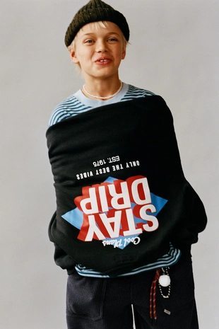 Толстовка с рельефной надписью- Заказать в России