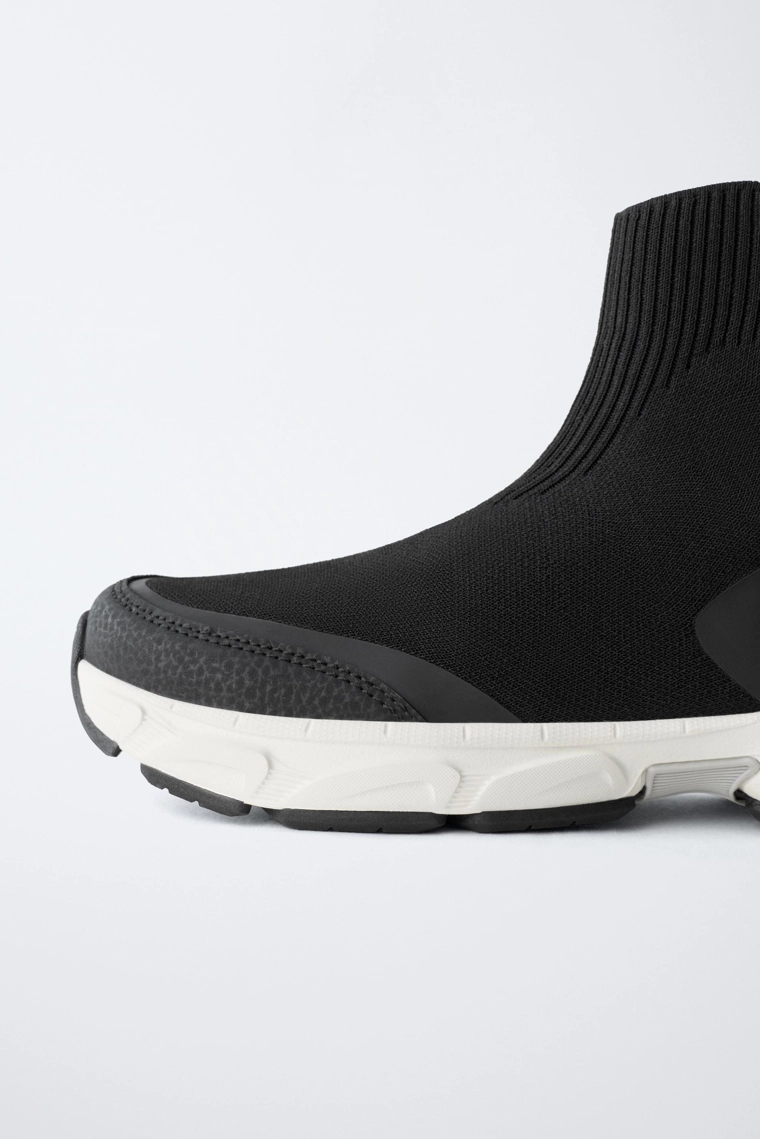 Высокие кеды-носки