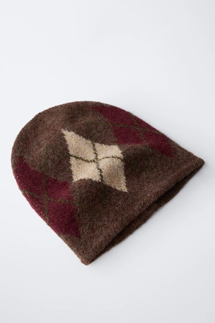 Трикотажная шапка с ромбами- Заказать в России