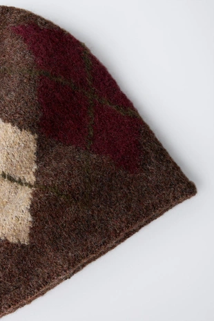 Трикотажная шапка с ромбами- Заказать в России