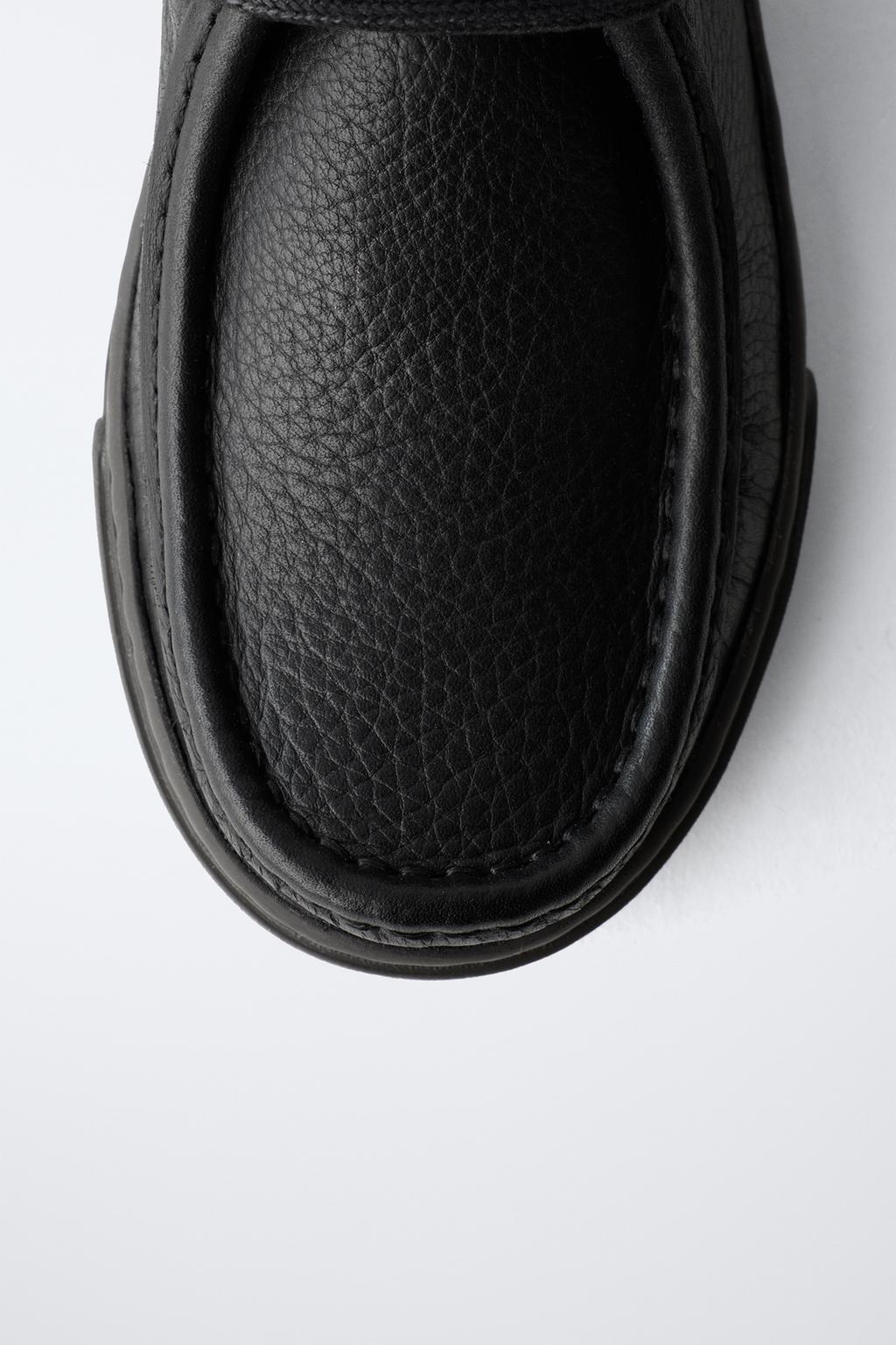 КОЖАНЫЕ ТУФЛИ С ОТОРОЧКОЙ