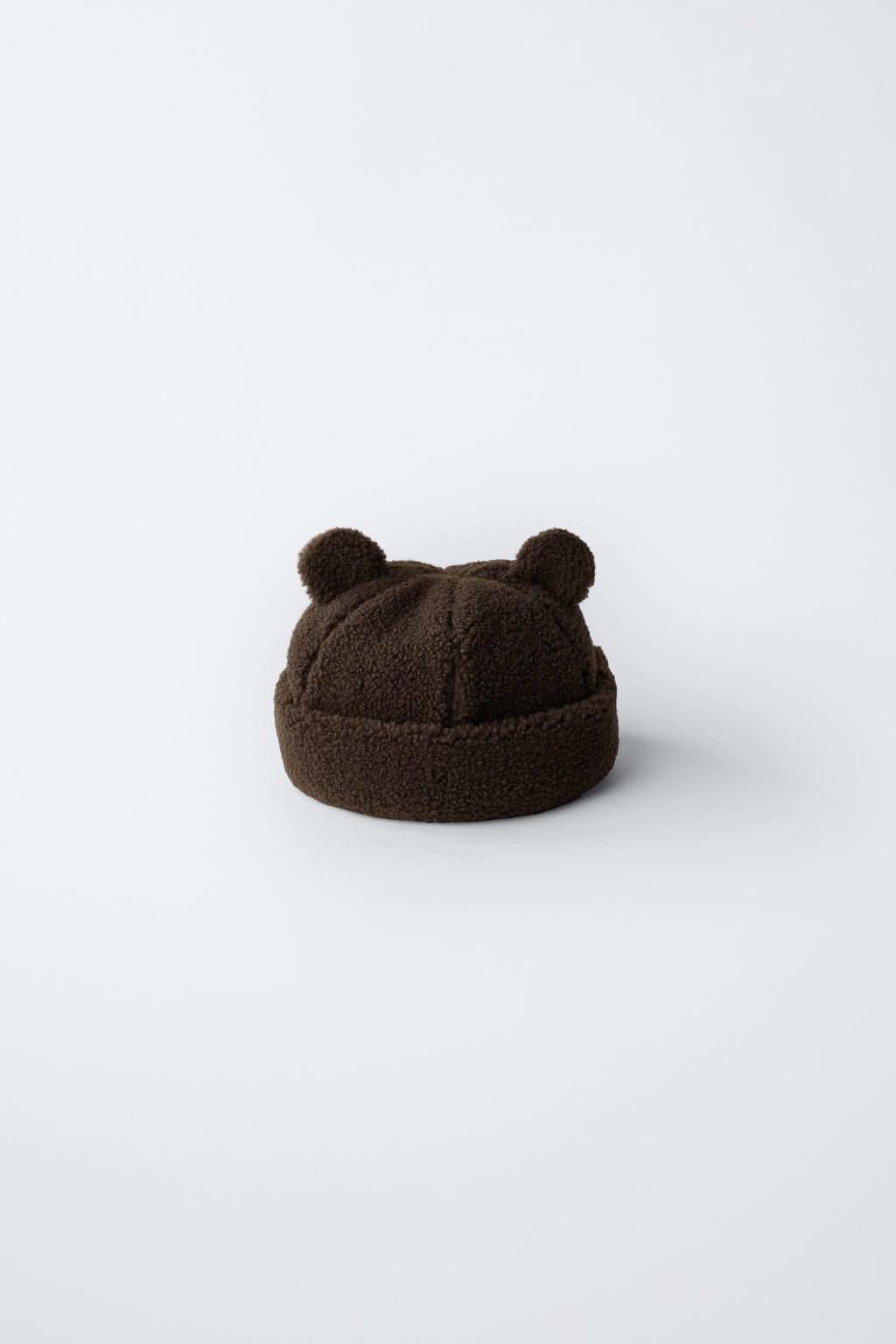 Шапка из искусственного меха с ушками