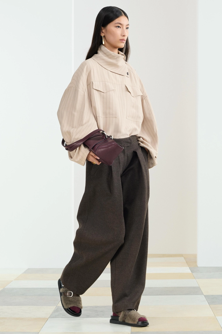 Шлепанцы с меховым ремешком