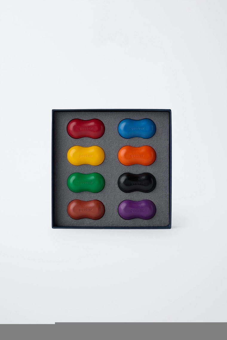 Набор из восьми мелков в форме арахиса и раскраски