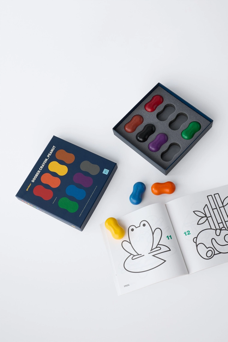 Набор из восьми мелков в форме арахиса и раскраски