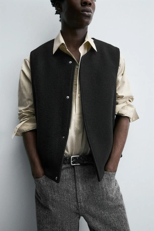 Жилет из рельефной ткани букле с шерстью- Заказать в России