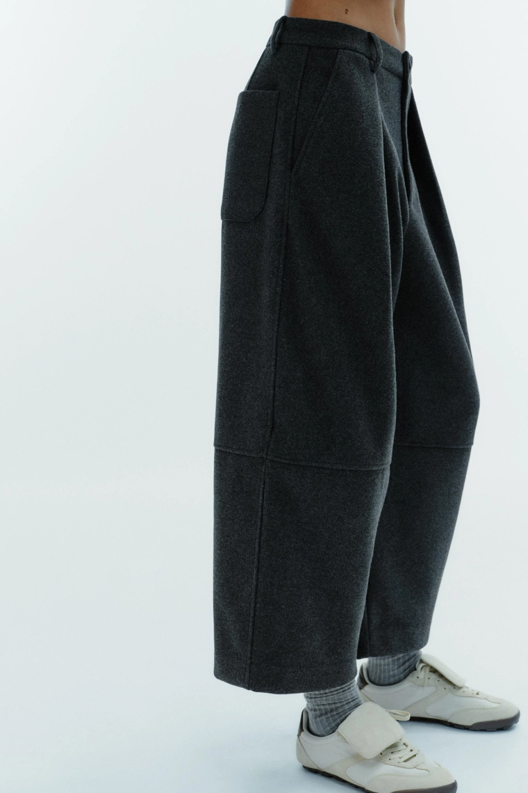 Брюки-шаровары с защипами