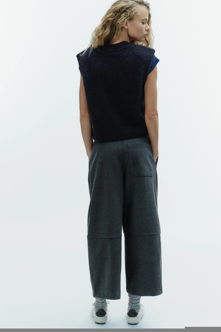 Брюки-шаровары с защипами