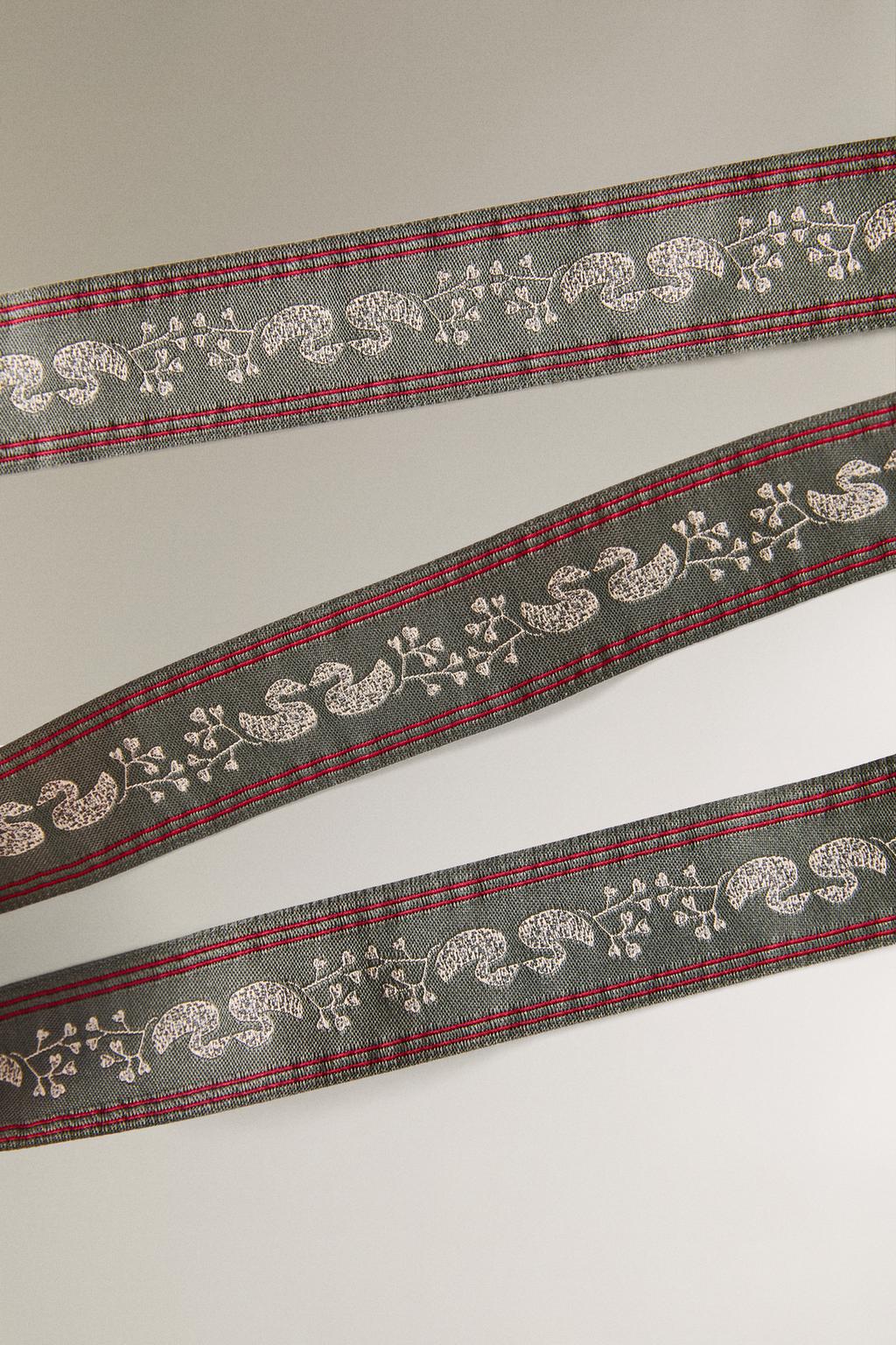 Ленточка для упаковки подарков на рождество с декоративными утятами