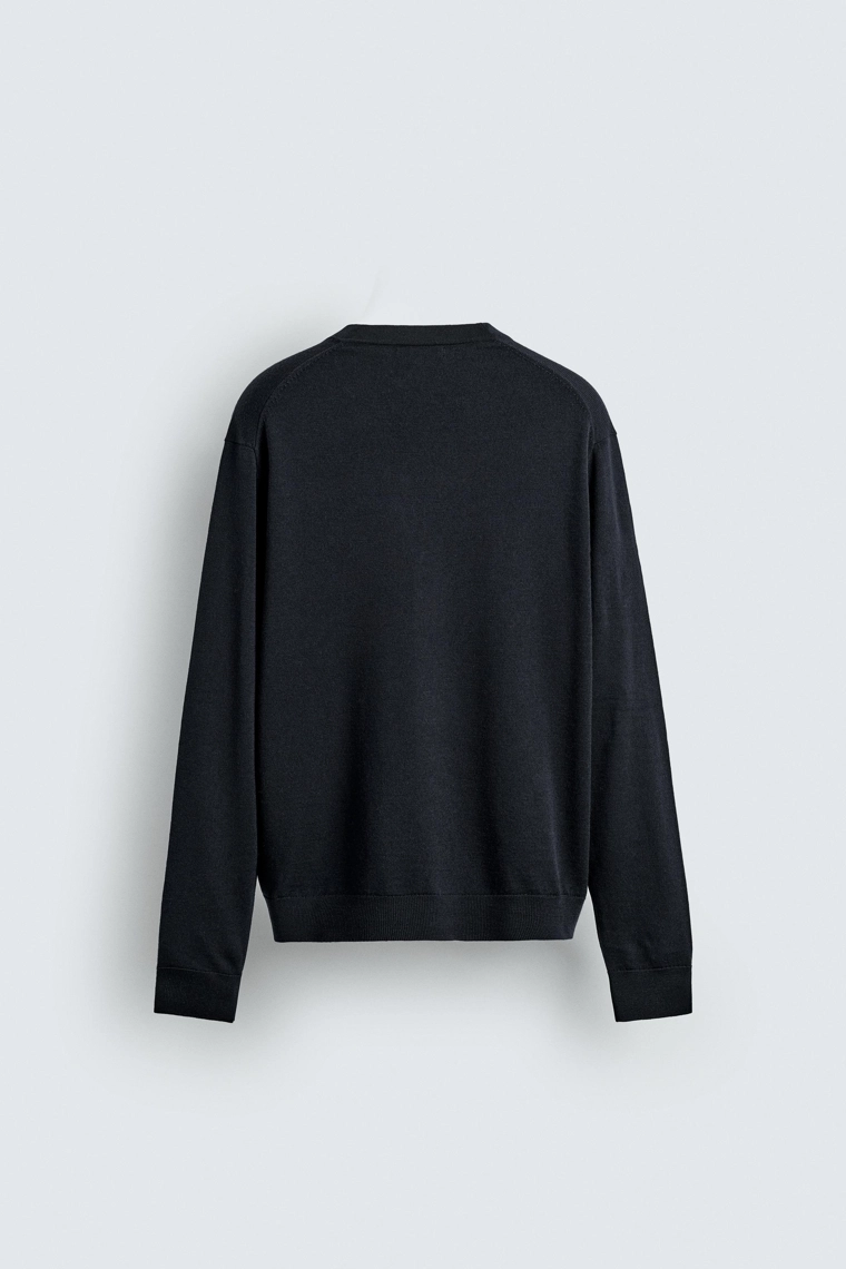 Легкий кардиган из шерсти