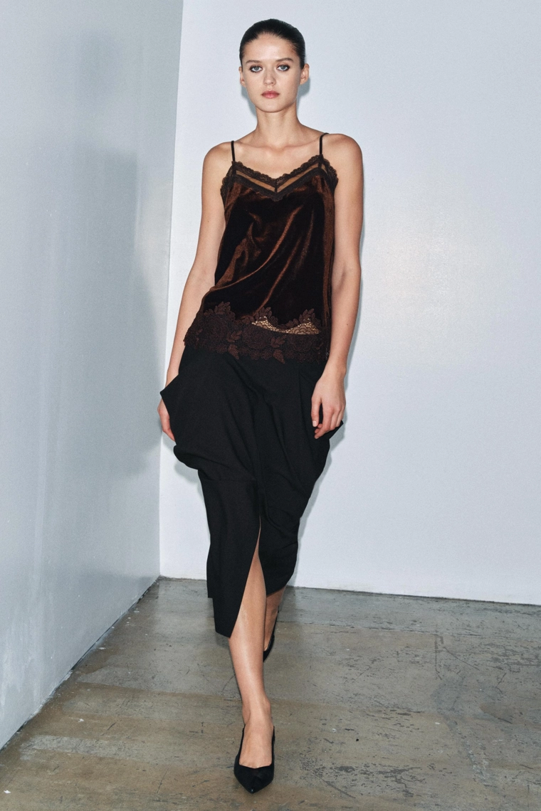 Топ-бюстье из бархата с кружевом