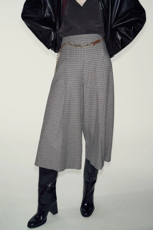 Длинные бермуды «гусиная лапка» с ремнем и цепочкой- Заказать в России