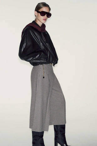 Длинные бермуды «гусиная лапка» с ремнем и цепочкой- Заказать в России