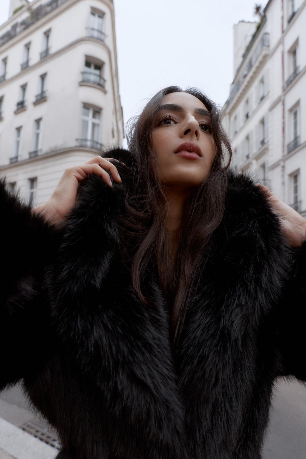 ПАЛЬТО ИЗ ИСКУССТВЕННОГО МЕХА С ПОЯСОМ