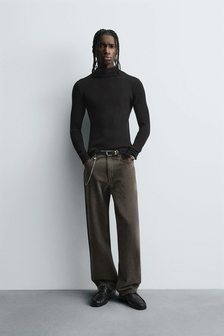 Узкий водолаз с ребристой текстурой