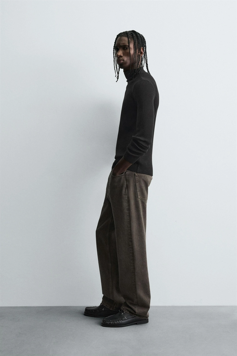 Узкий водолаз с ребристой текстурой