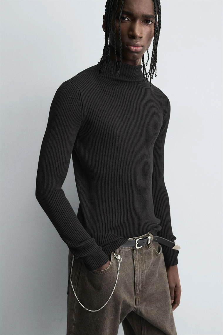 Узкий водолаз с ребристой текстурой