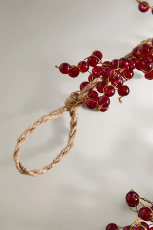 Гирлянда с красными шариками- Заказать в России