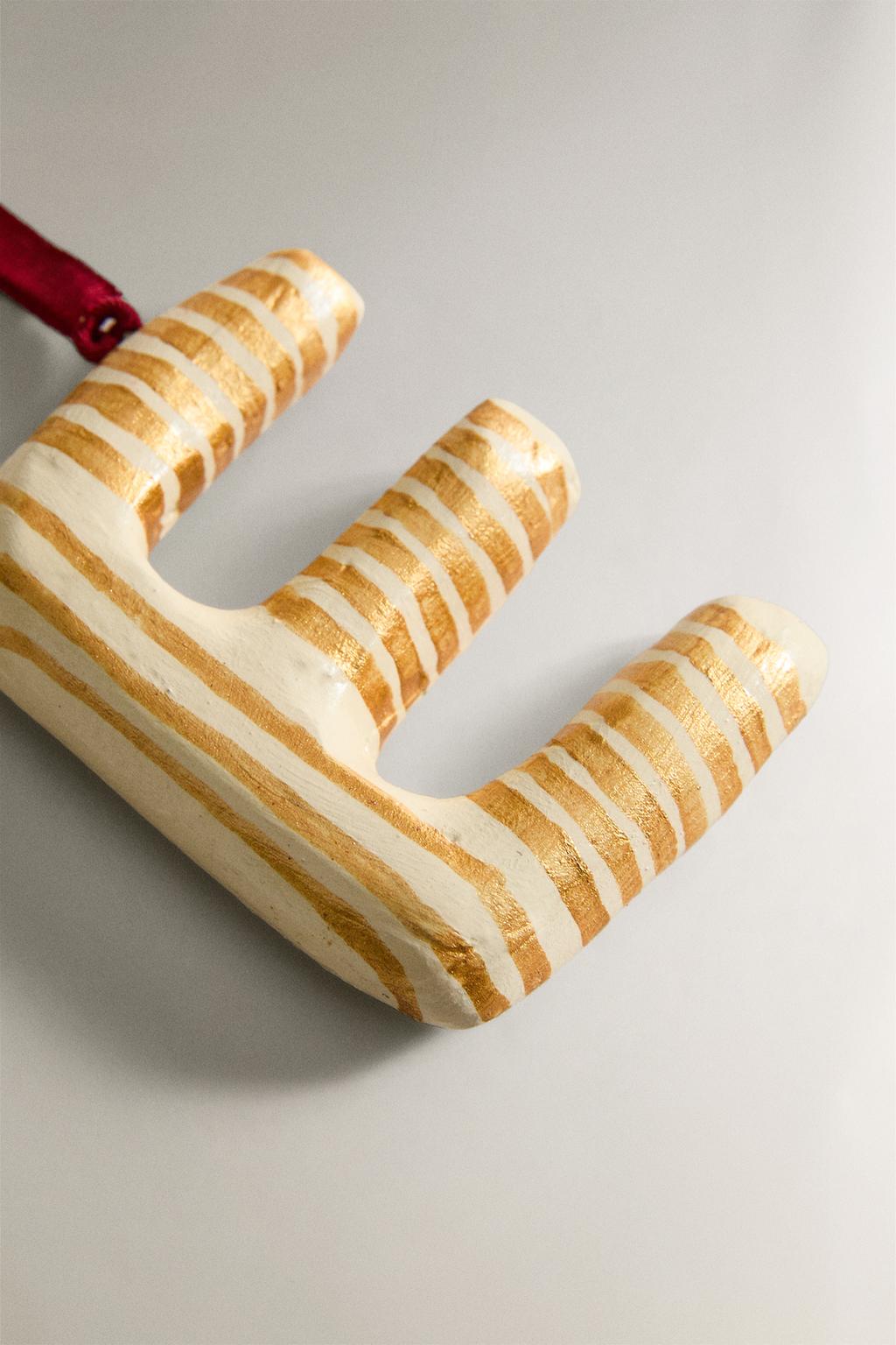 Рождественское украшение елочное буква e