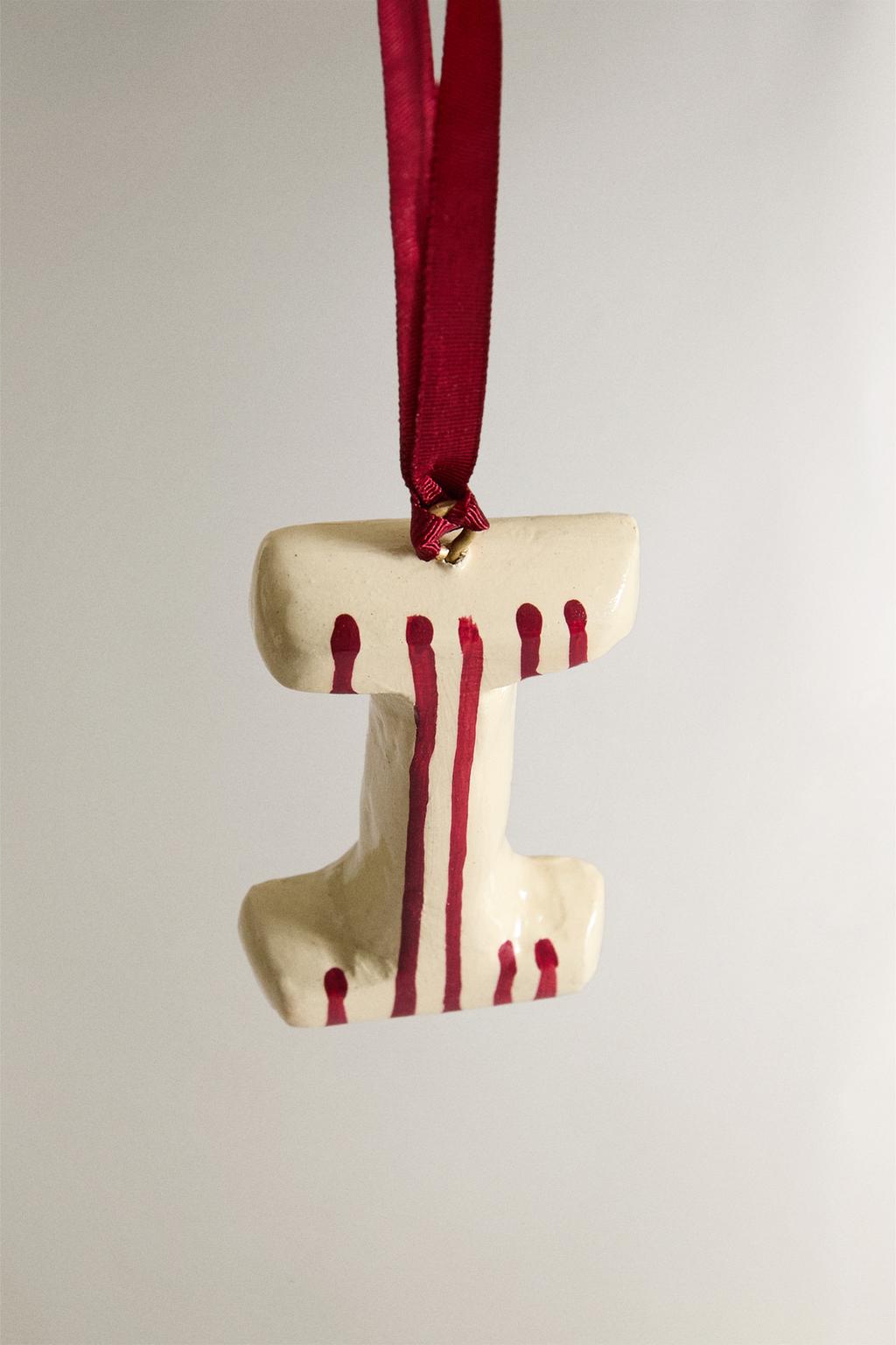 Рождественское украшение для елки буква i