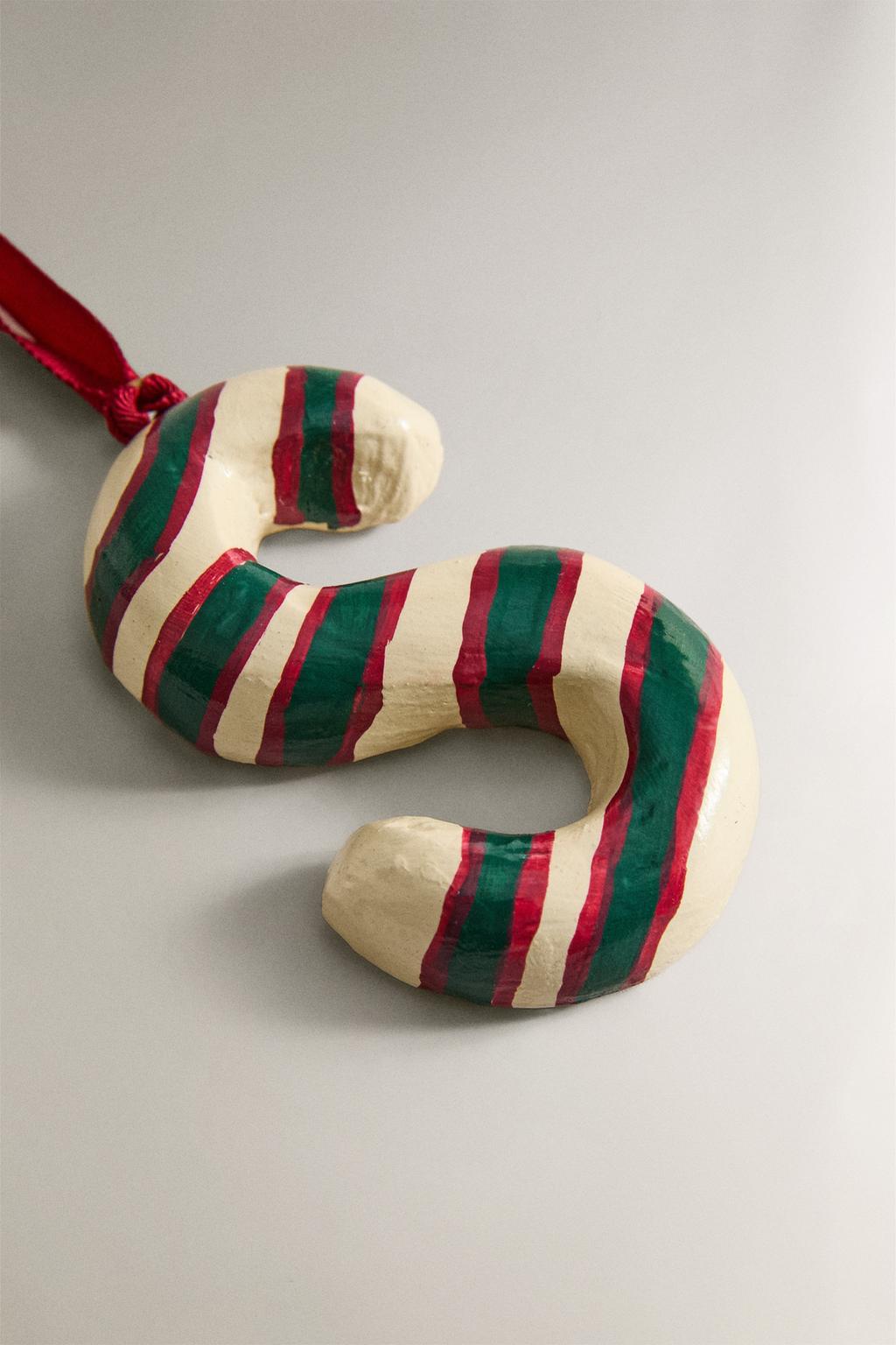 Украшение ёлки в виде буквы s для гирлянды