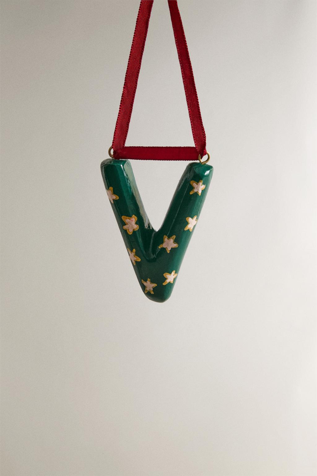 Украшение для ёлки буква v