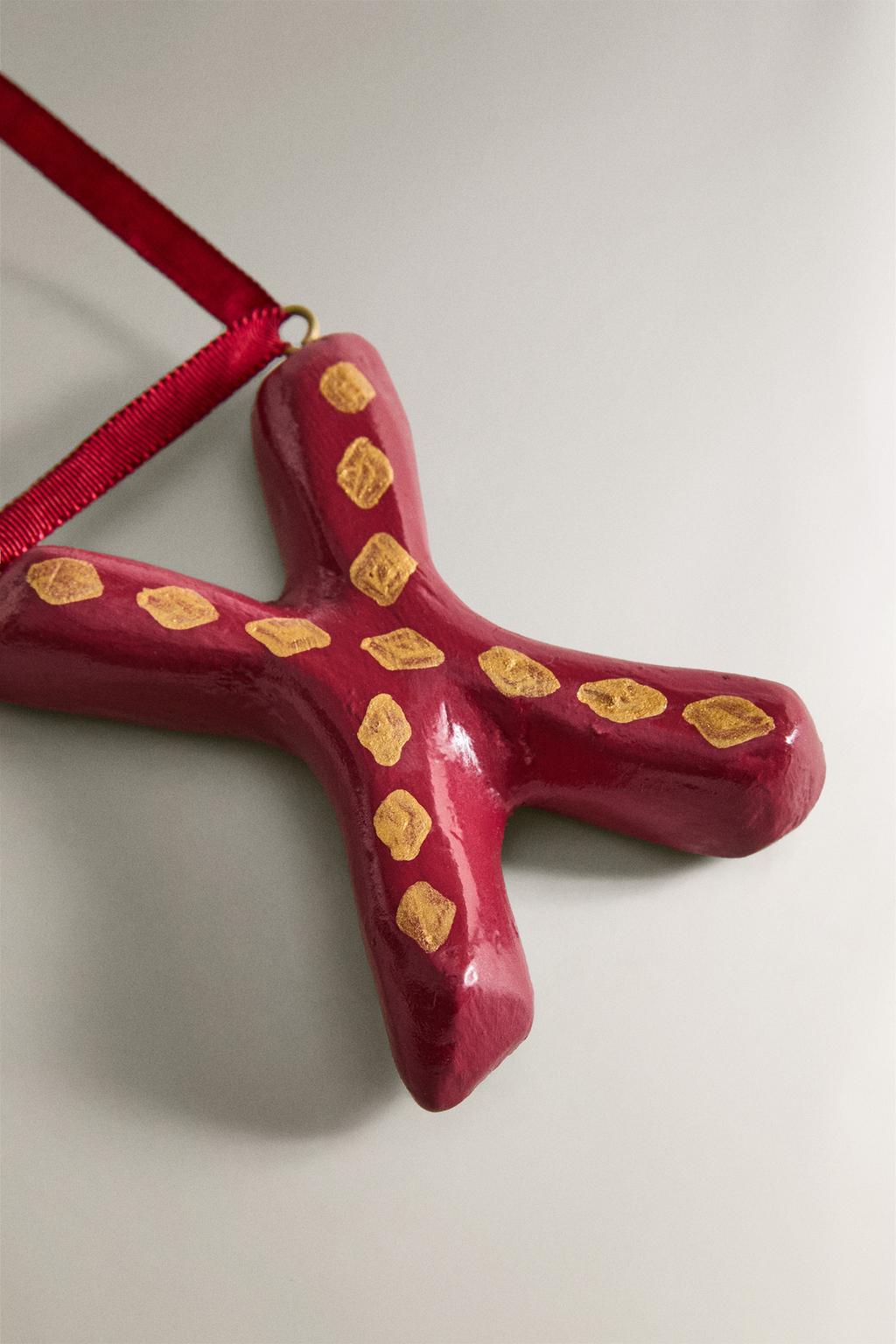 Рождественская игрушка на ёлку буква x