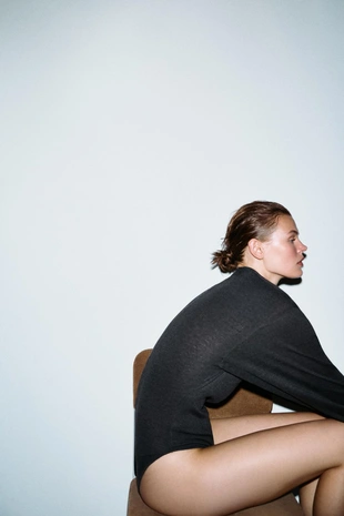 Трикотажное боди с плечами- Заказать в России