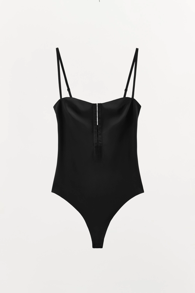 Боди из полиамида с застежками