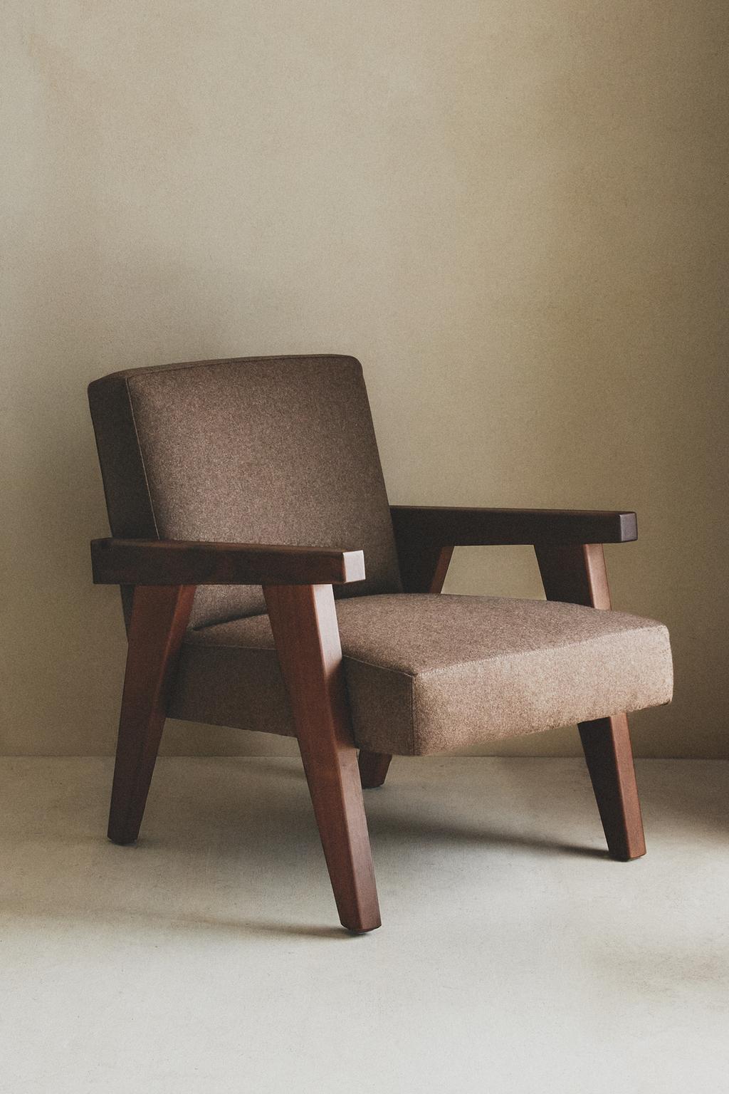 Кресло zara home by blasco с обивкой из фланели и подлокотниками из ореха