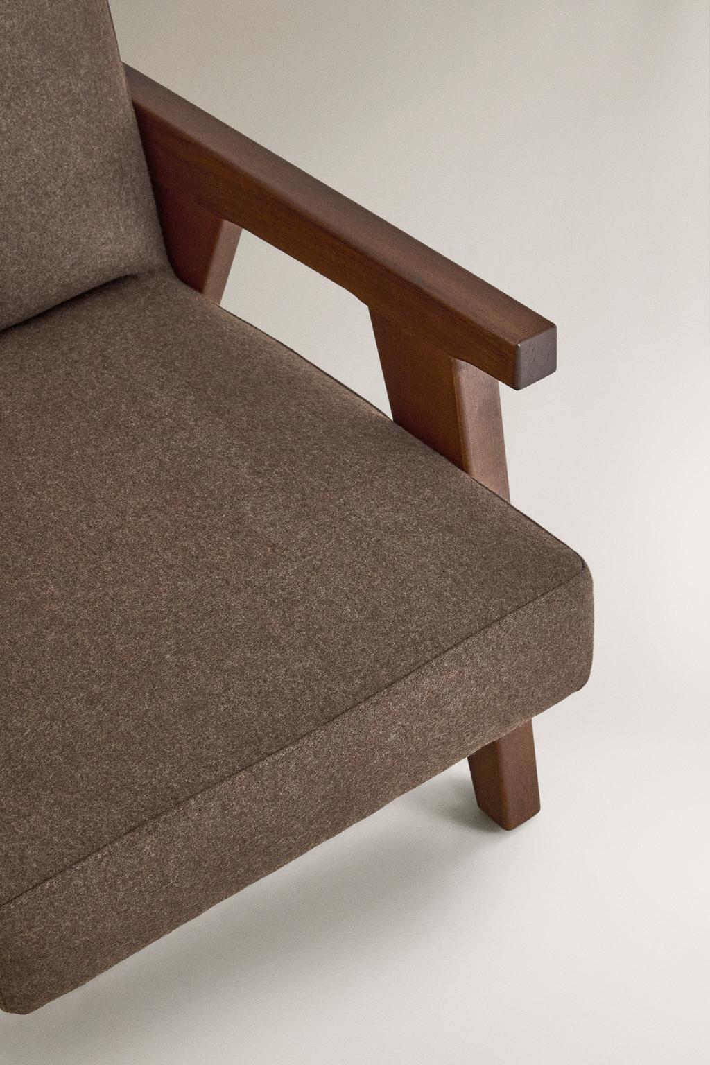 Кресло zara home by blasco с обивкой из фланели и подлокотниками из ореха