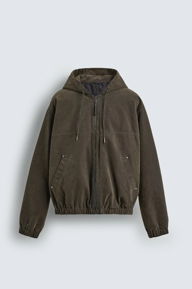 Пуховик на капюшоне из вельвета