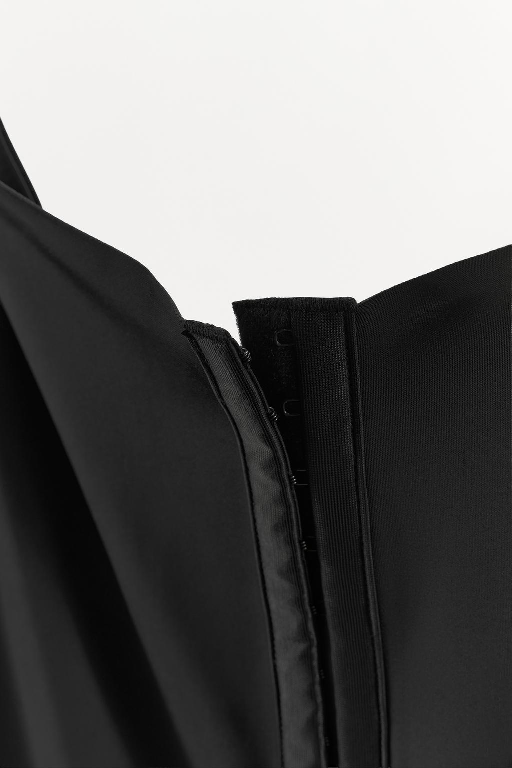 КОРОТКОЕ ПЛАТЬЕ ИЗ ПОЛИАМИДА С КРЮЧКАМИ