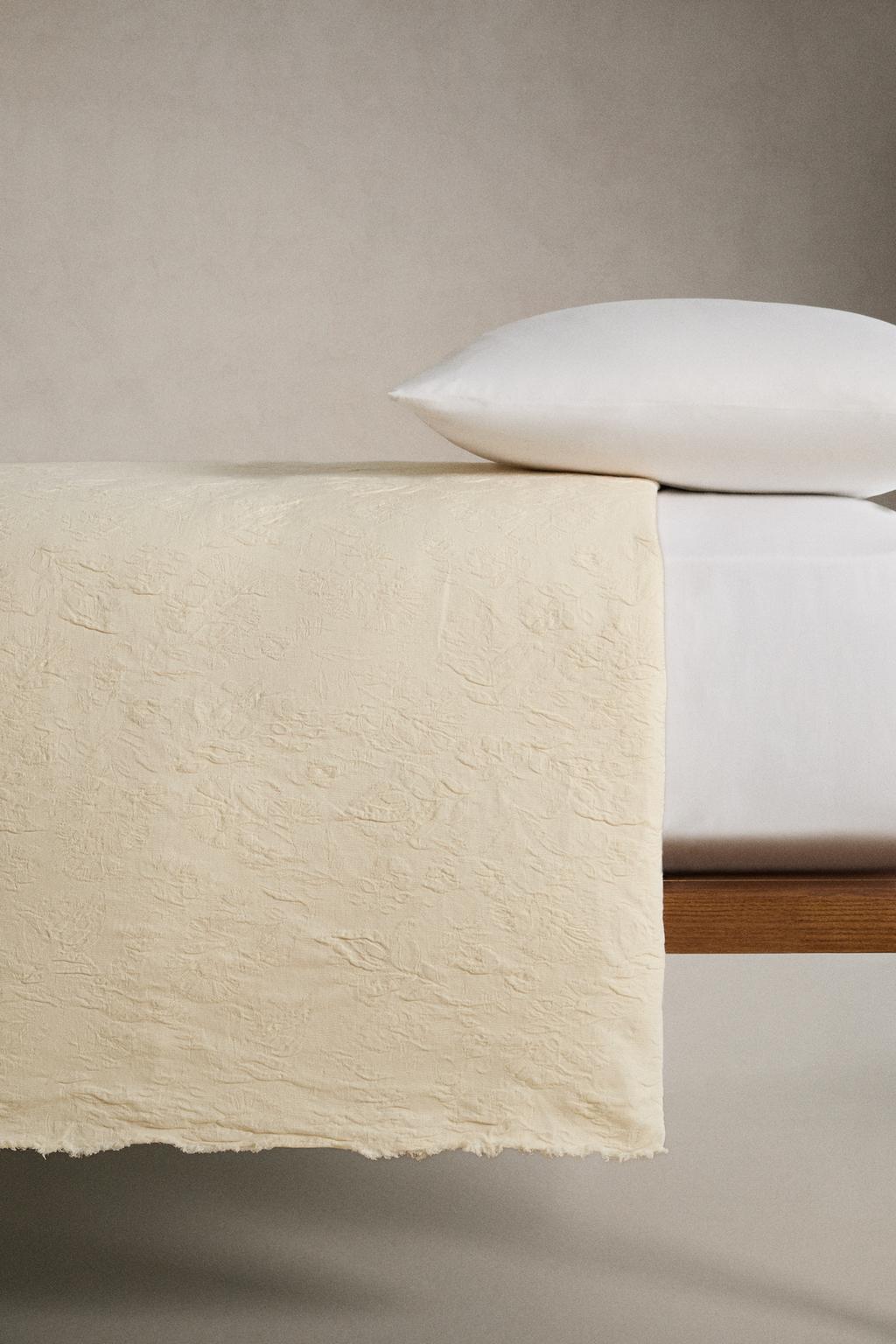 Покрывало с цветочным жаккардовым узором