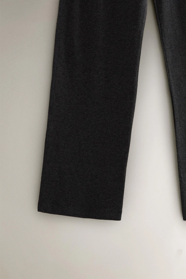 Брюки прямого кроя