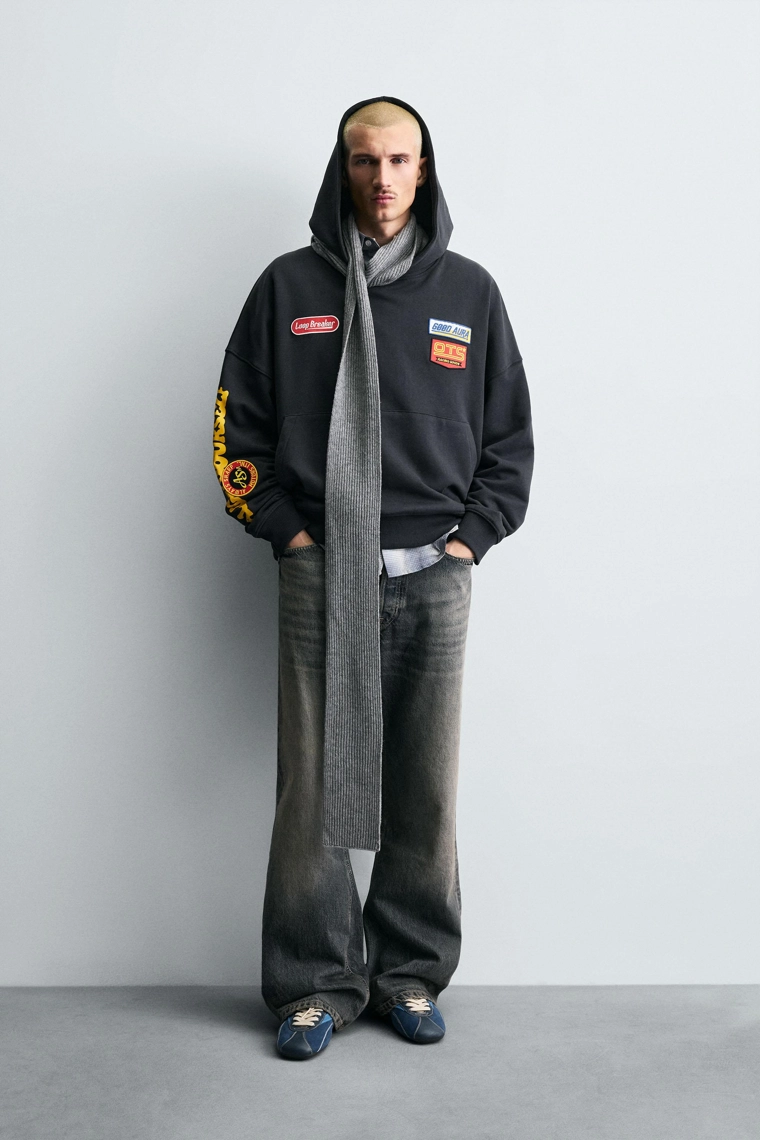 Худи с нашивками