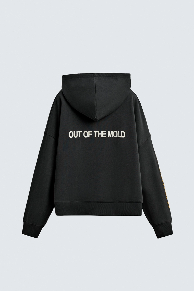 Худи с нашивками