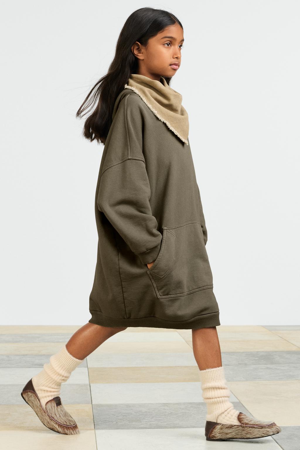 Платье с капюшоном 15