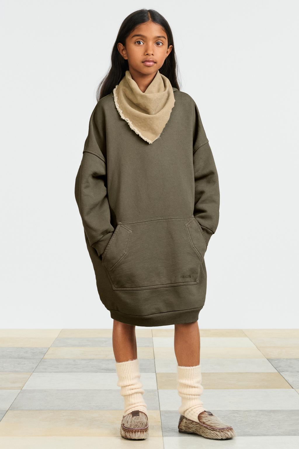 Платье с капюшоном 15