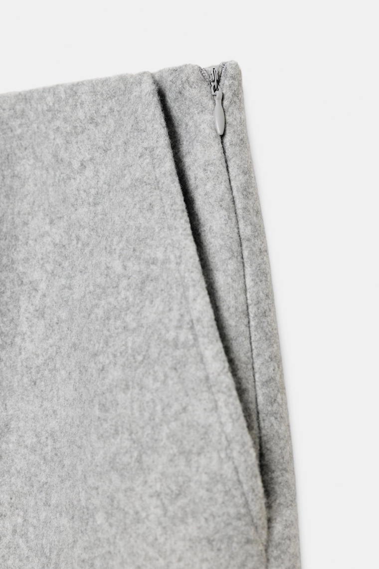 Пышные мягкие защипанные брюки